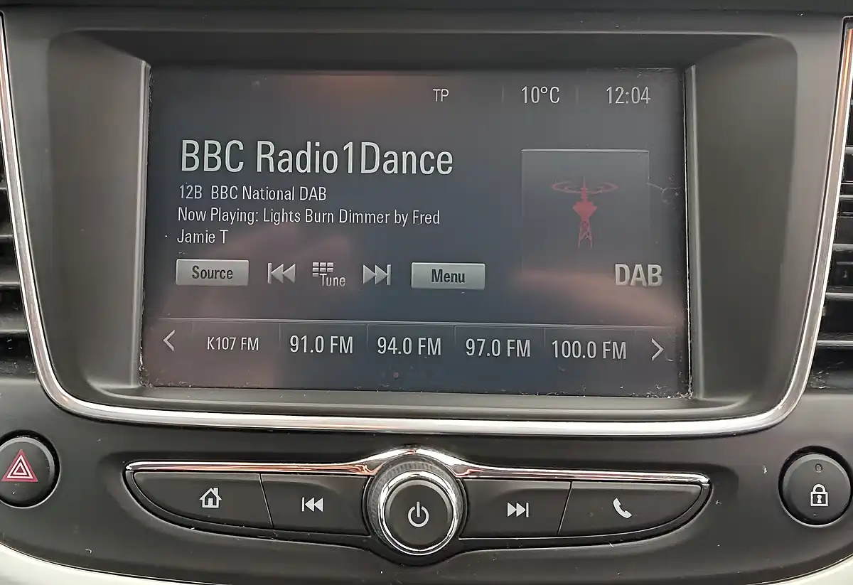 Used 2020 Vauxhall Crossland X Griffin Red - Interior and Exterior details 13