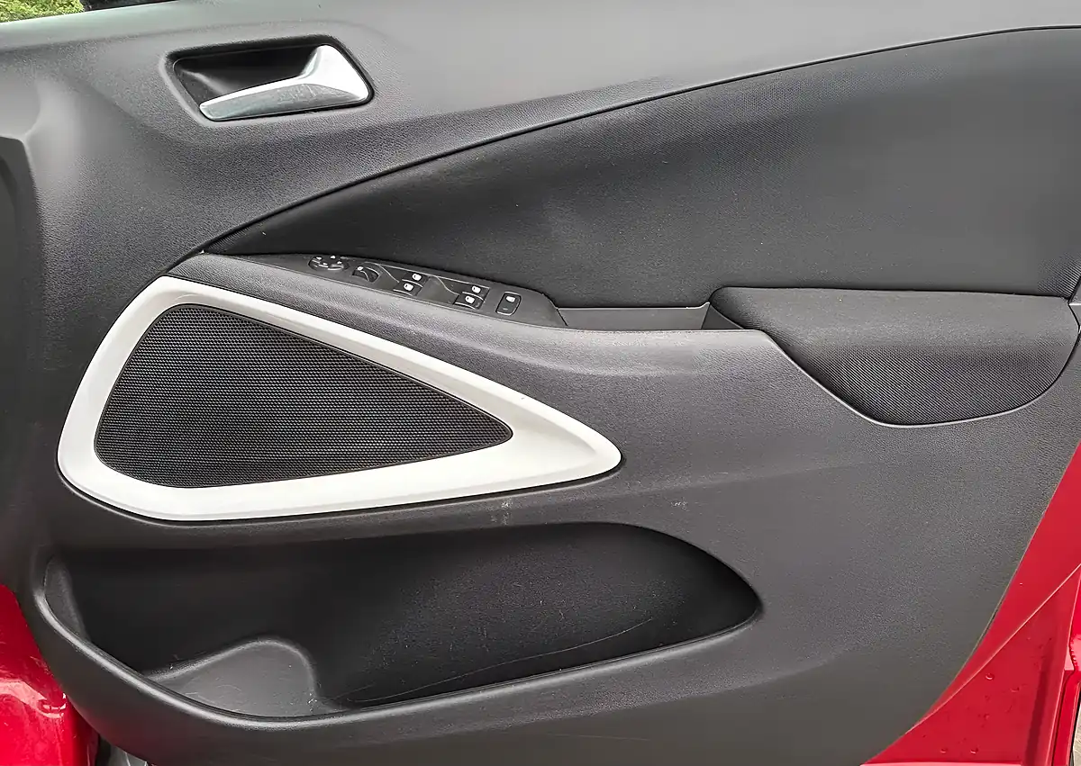 Used 2020 Vauxhall Crossland X Griffin Red - Interior and Exterior details 15