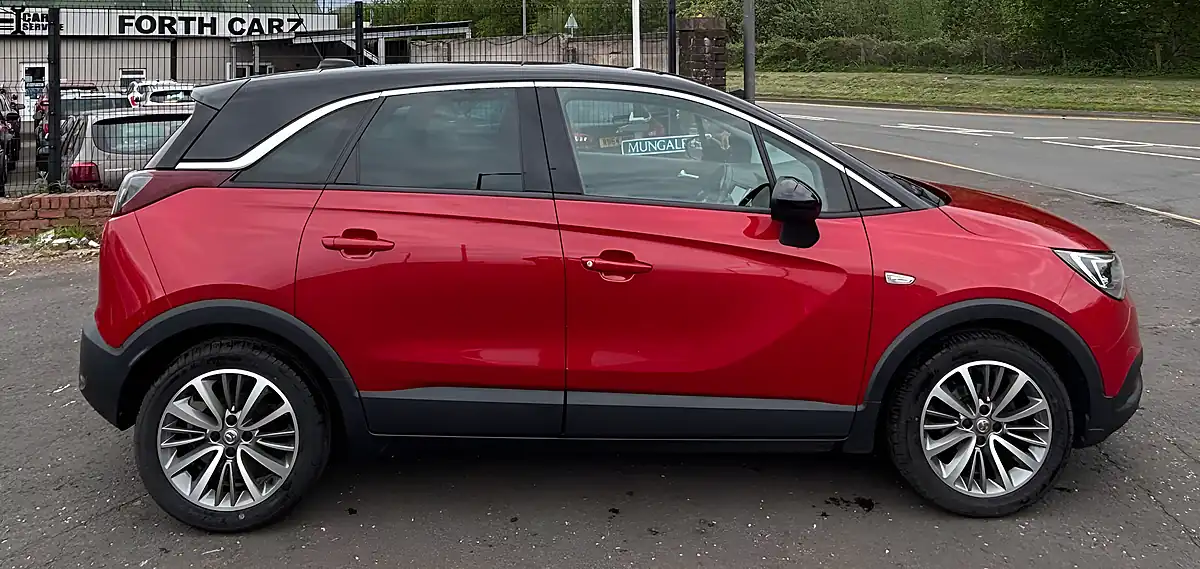 Used 2020 Vauxhall Crossland X Griffin Red - Interior and Exterior details 2