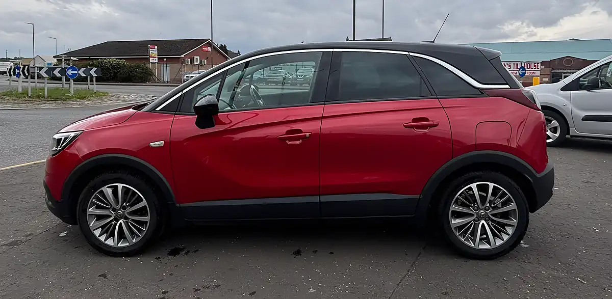 Used 2020 Vauxhall Crossland X Griffin Red - Interior and Exterior details 7