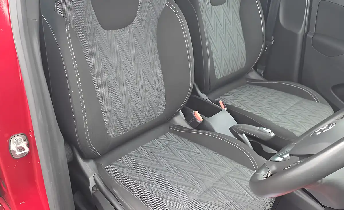 Used 2020 Vauxhall Crossland X Griffin Shiraz Red Metallic - Interior and Exterior details 12