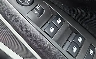 Used 2020 Vauxhall Crossland X Griffin Shiraz Red Metallic - Interior and Exterior details 13