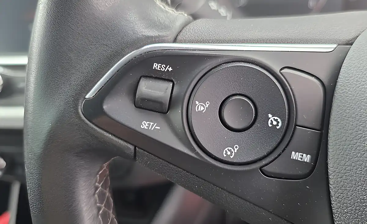 Used 2020 Vauxhall Crossland X Griffin Shiraz Red Metallic - Interior and Exterior details 14