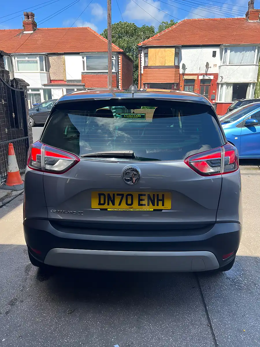 Used 2020 Vauxhall Crossland X Griffin Special Edition Platinum Silver - Interior and Exterior details 12