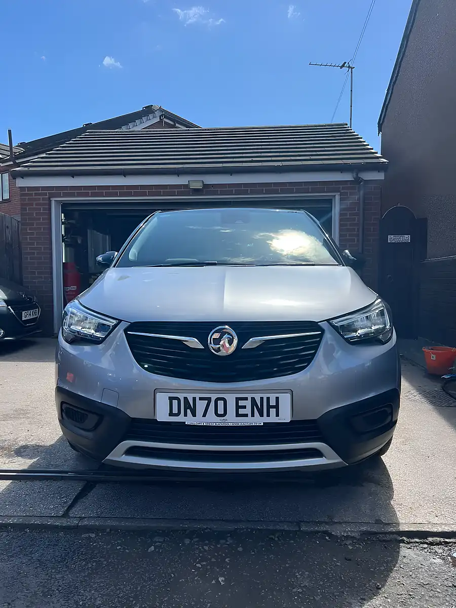 Used 2020 Vauxhall Crossland X Griffin Special Edition Platinum Silver - Interior and Exterior details 5