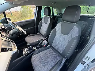 Used 2020 Vauxhall Crossland X Griffin White - Interior and Exterior details 12