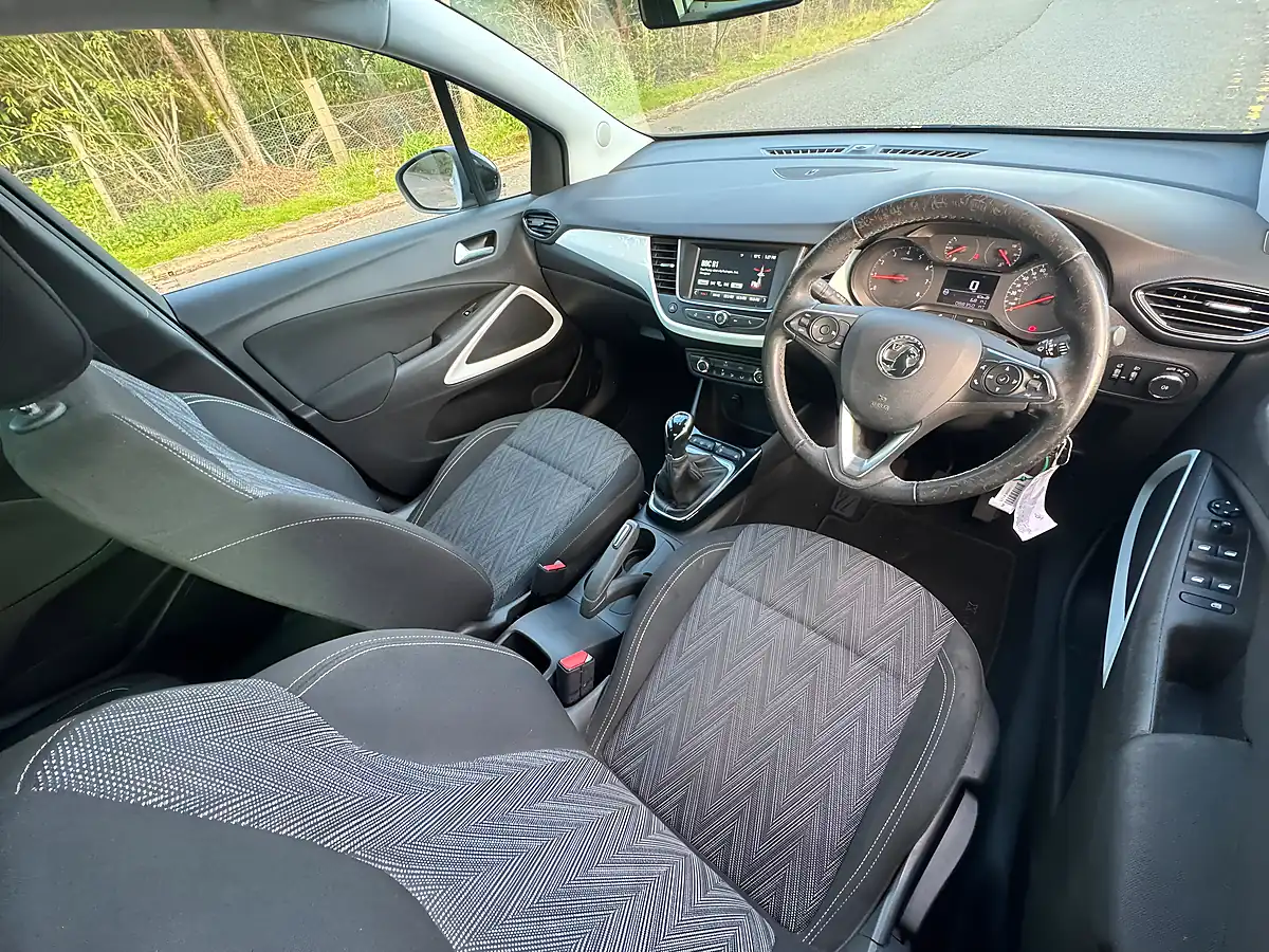 Used 2020 Vauxhall Crossland X Griffin White - Interior and Exterior details 13