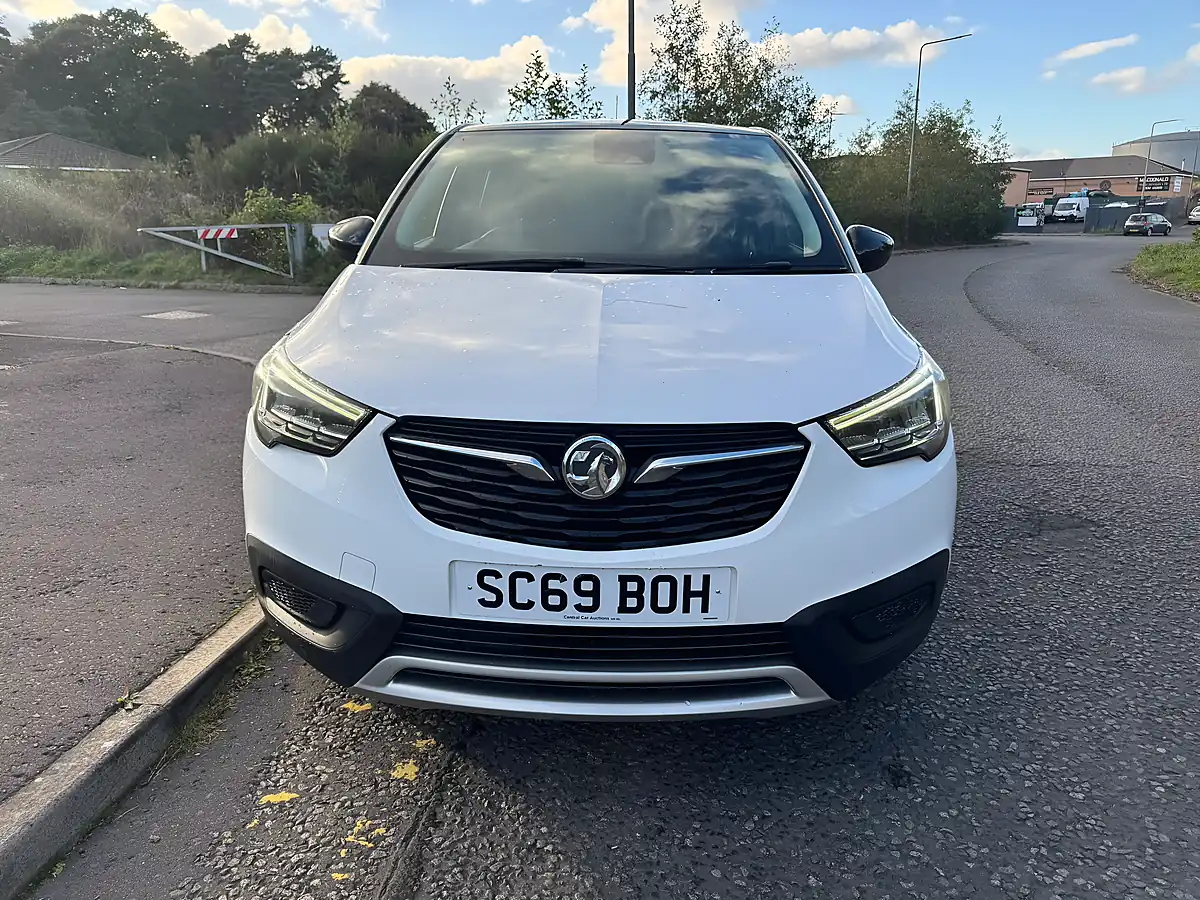 Used 2020 Vauxhall Crossland X Griffin White - Interior and Exterior details 2