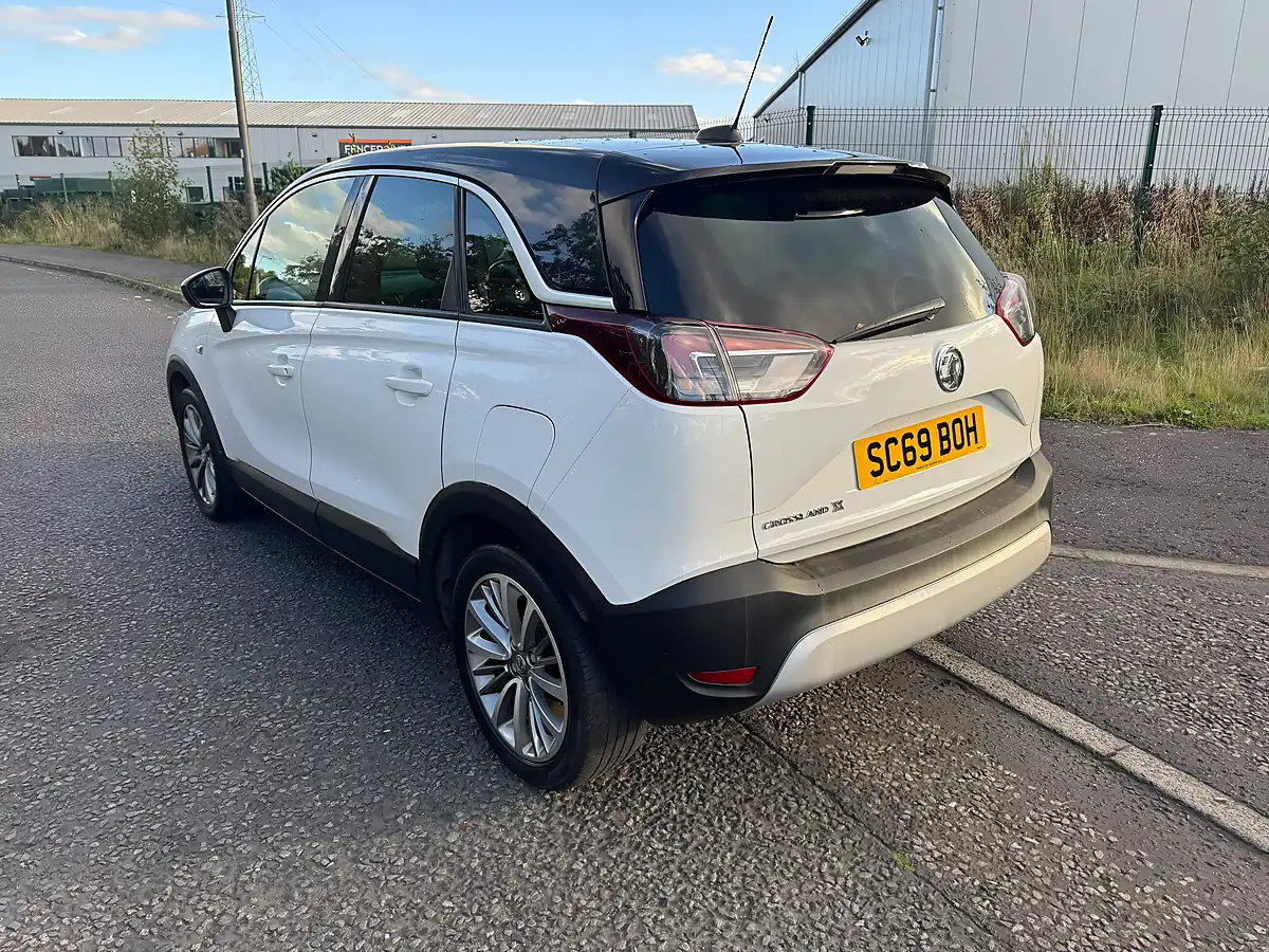 Used 2020 Vauxhall Crossland X Griffin White - Interior and Exterior details 9