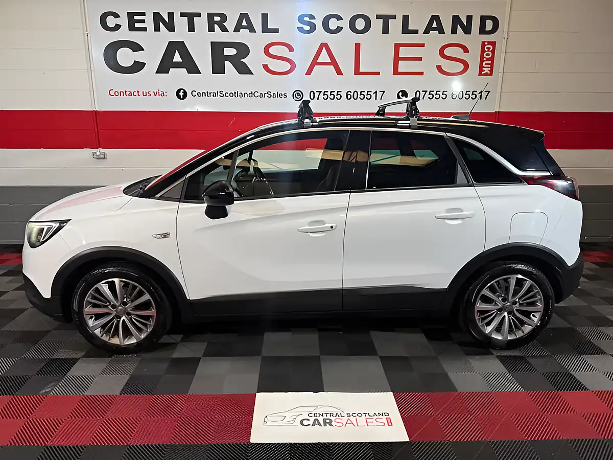 Used 2020 Vauxhall Crossland X Griffin White - Interior and Exterior details 10