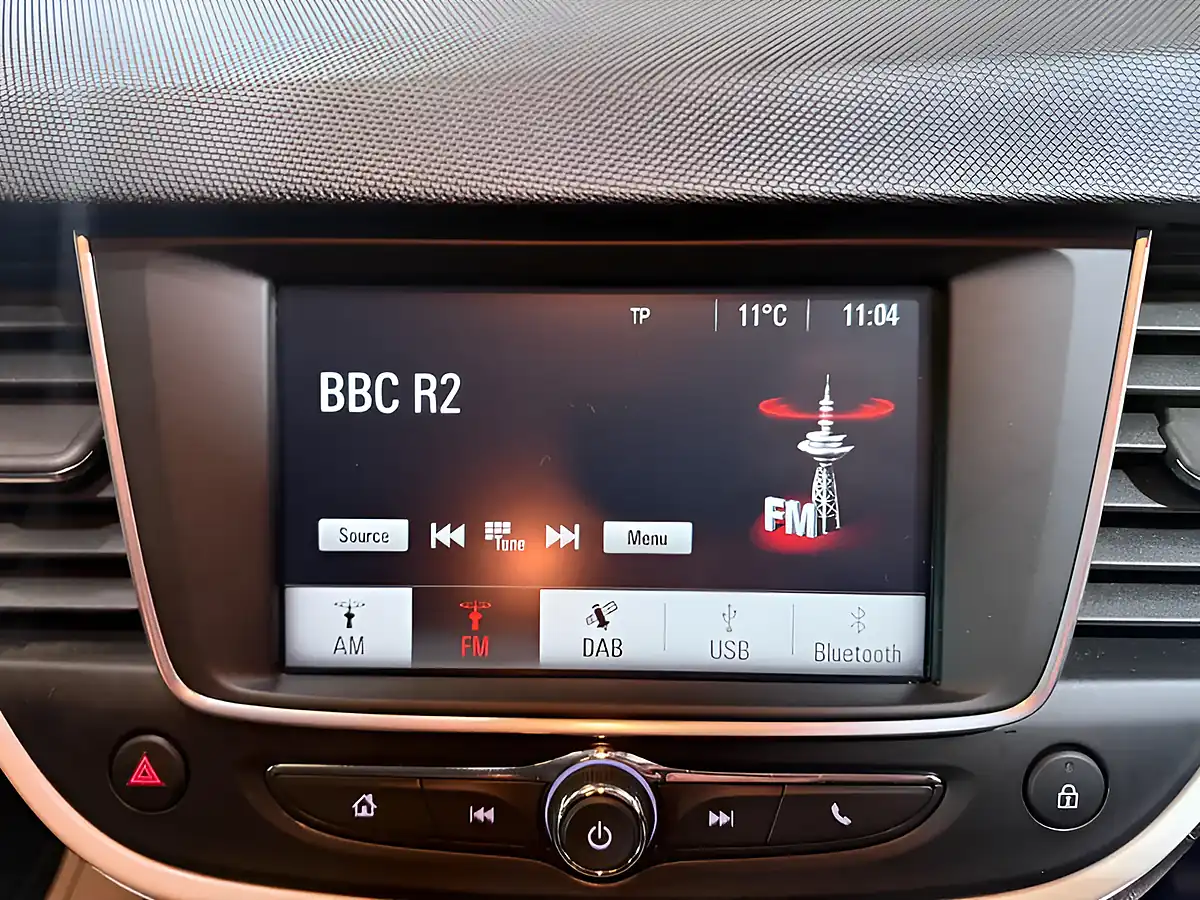 Used 2020 Vauxhall Crossland X Griffin White - Interior and Exterior details 16