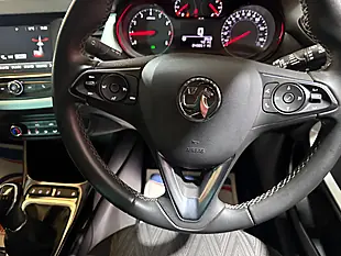 Used 2020 Vauxhall Crossland X Griffin White - Interior and Exterior details 17