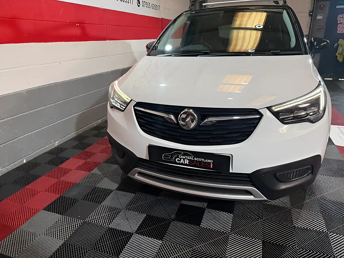 Used 2020 Vauxhall Crossland X Griffin White - Interior and Exterior details 7
