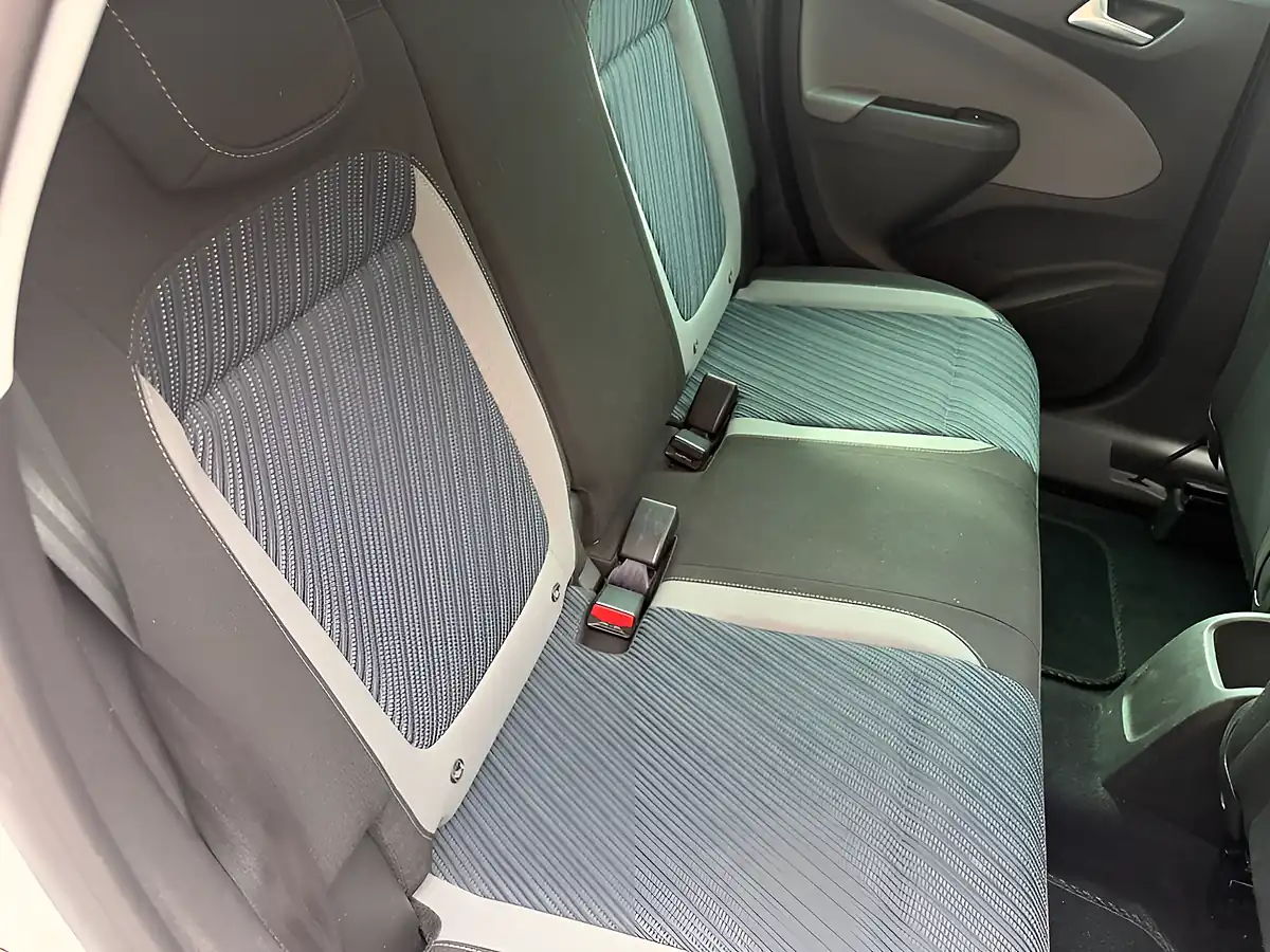 Used 2020 Vauxhall Crossland X Sport White - Interior and Exterior details 13