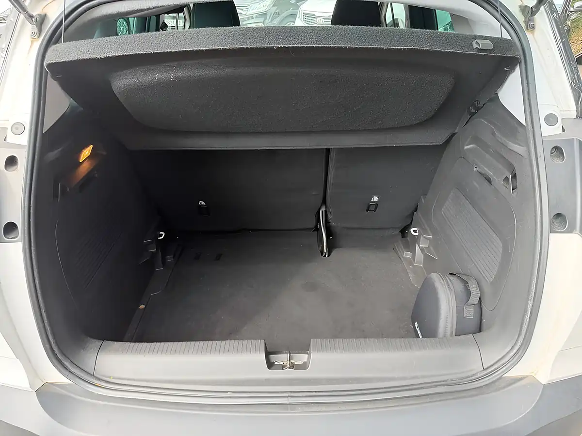 Used 2020 Vauxhall Crossland X Sport White - Interior and Exterior details 14