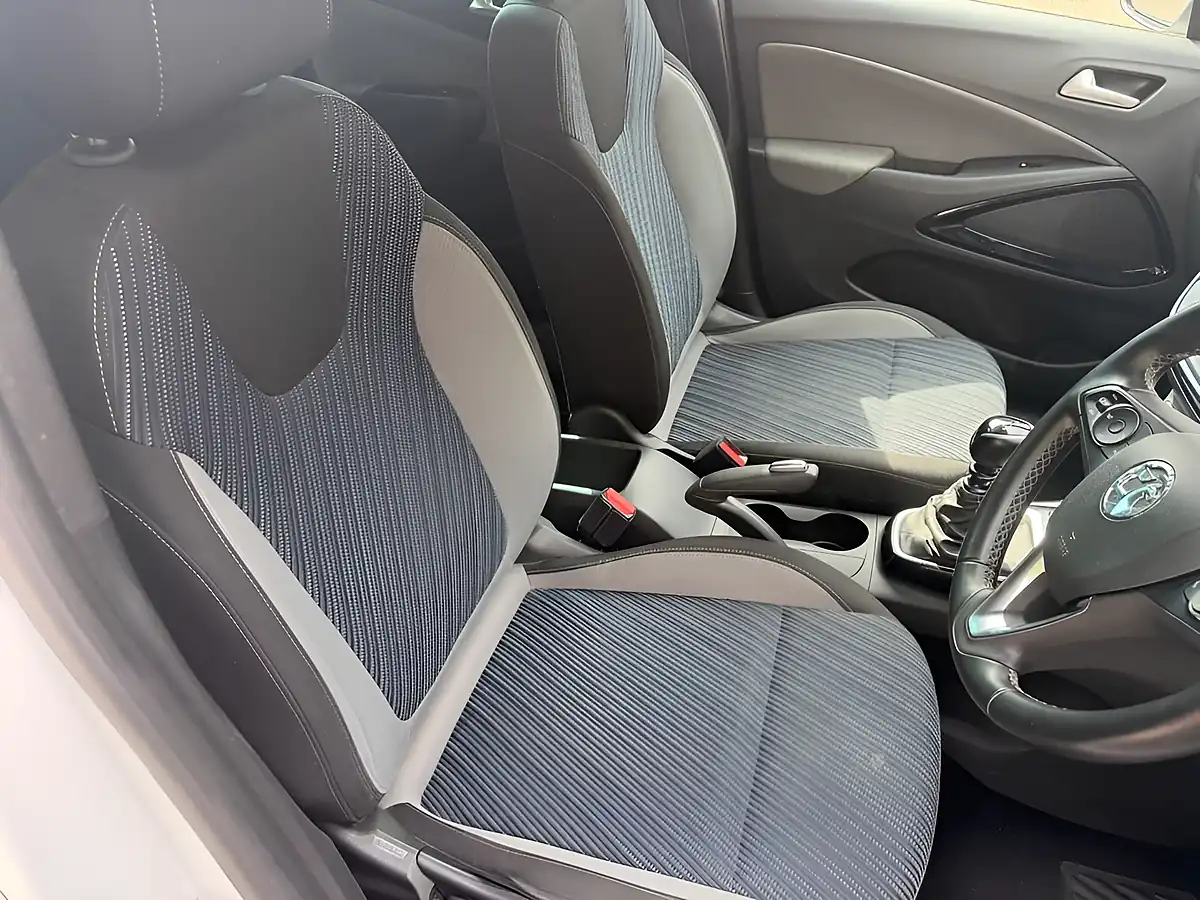 Used 2020 Vauxhall Crossland X Sport White - Interior and Exterior details 15