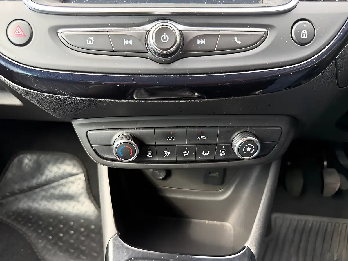 Used 2020 Vauxhall Crossland X Sport White - Interior and Exterior details 17