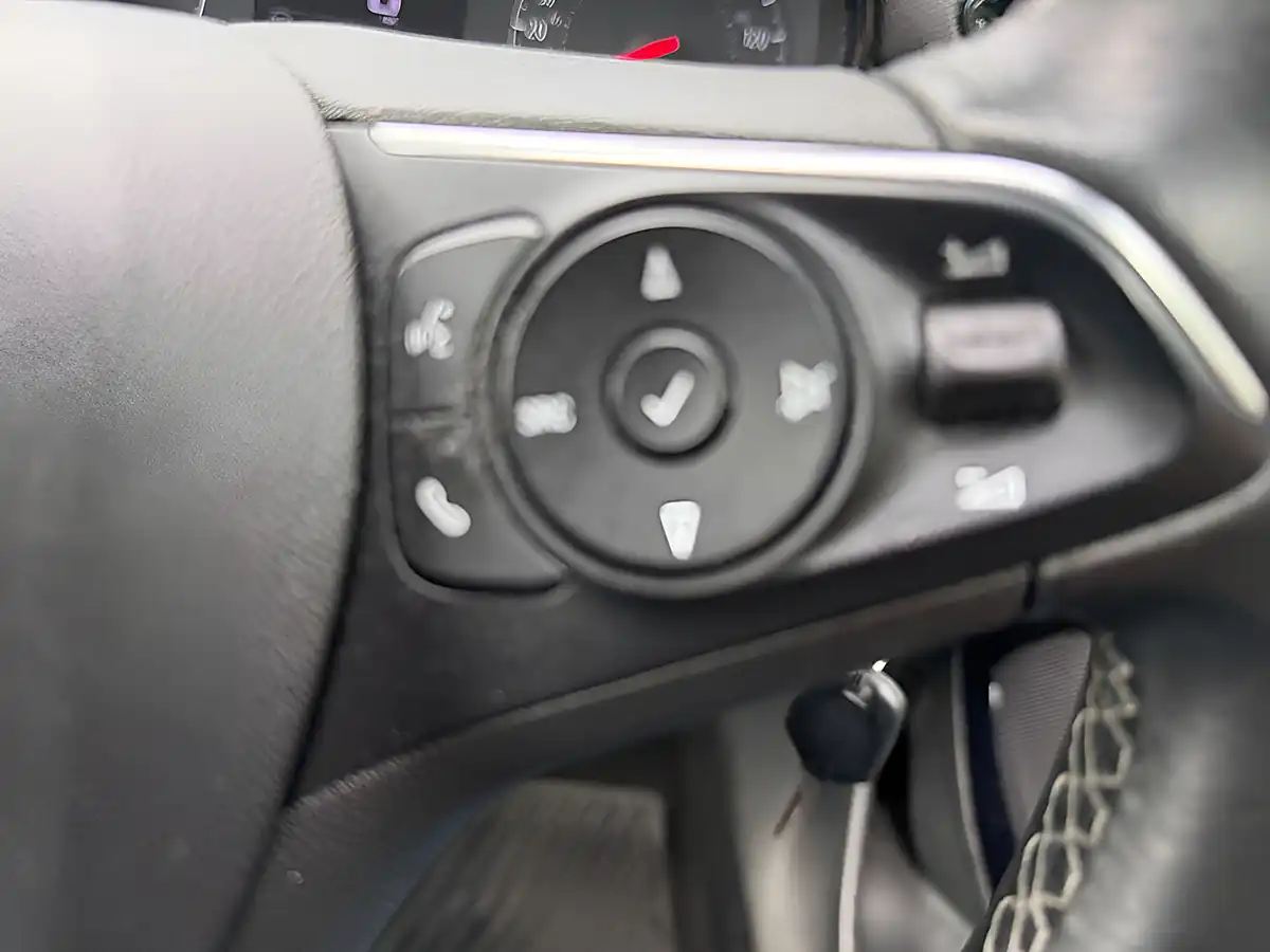 Used 2020 Vauxhall Crossland X Sport White - Interior and Exterior details 20