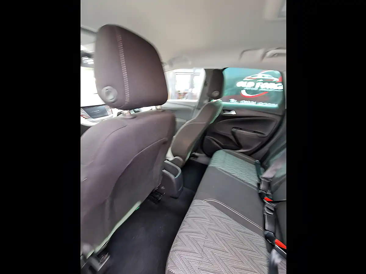 Used 2020 Vauxhall Crossland X Sri Nav Red - Interior and Exterior details 17