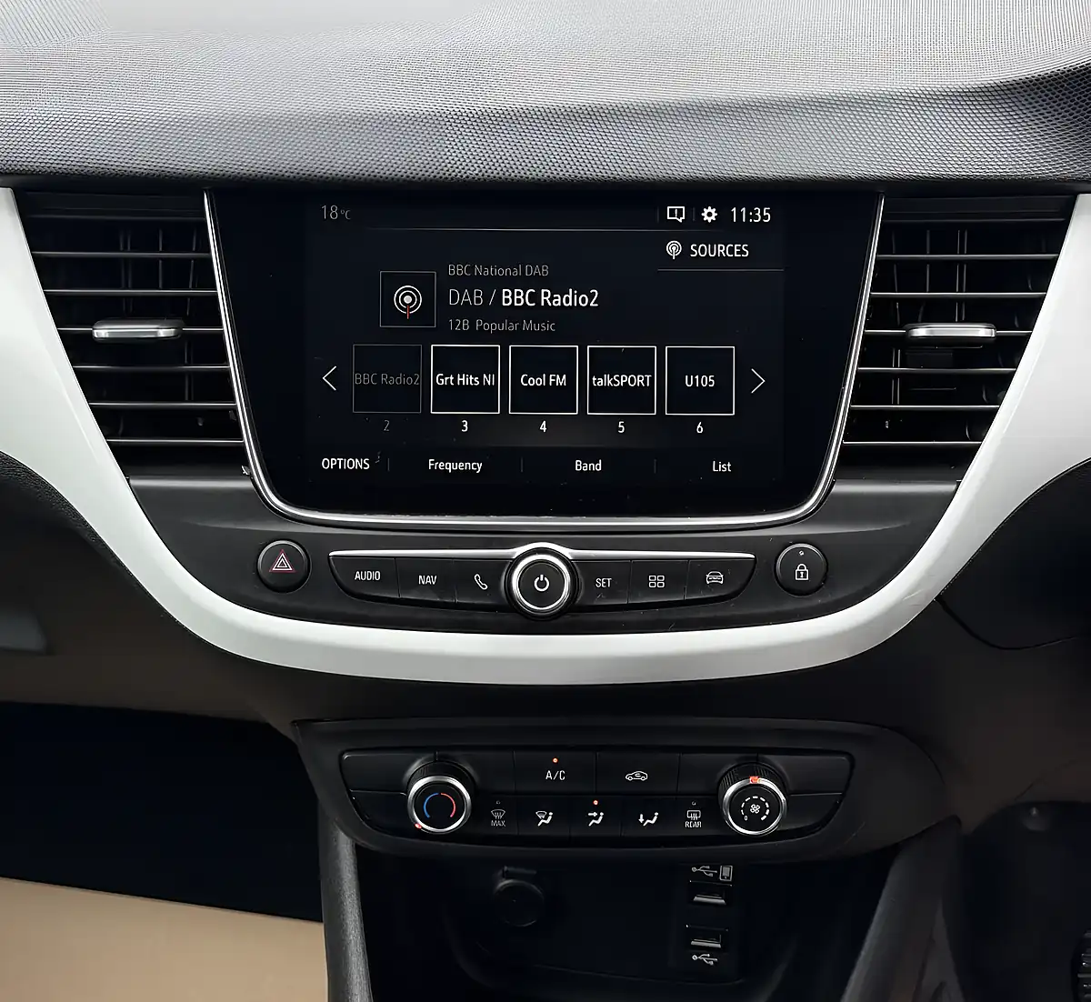Used 2020 Vauxhall Crossland X Sri Nav White - Interior and Exterior details 15
