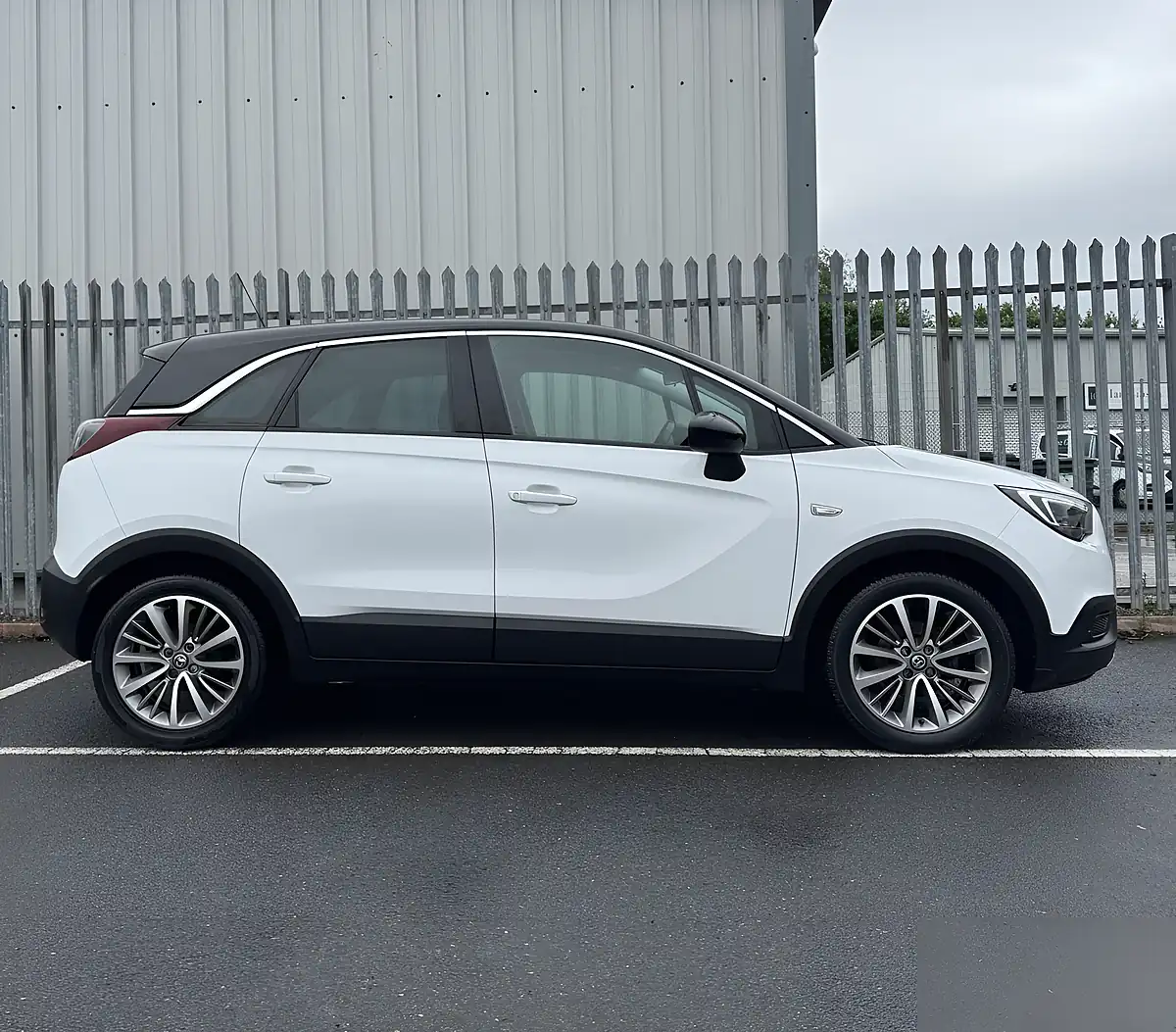 Used 2020 Vauxhall Crossland X Sri Nav White - Interior and Exterior details 7