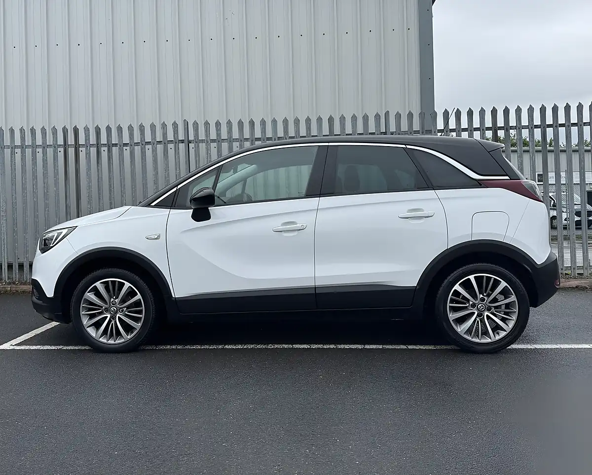 Used 2020 Vauxhall Crossland X Sri Nav White - Interior and Exterior details 8
