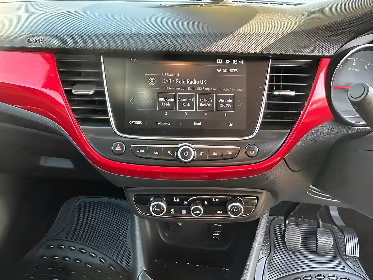 Used 2020 Vauxhall Crossland X Sri Nav White - Interior and Exterior details 11
