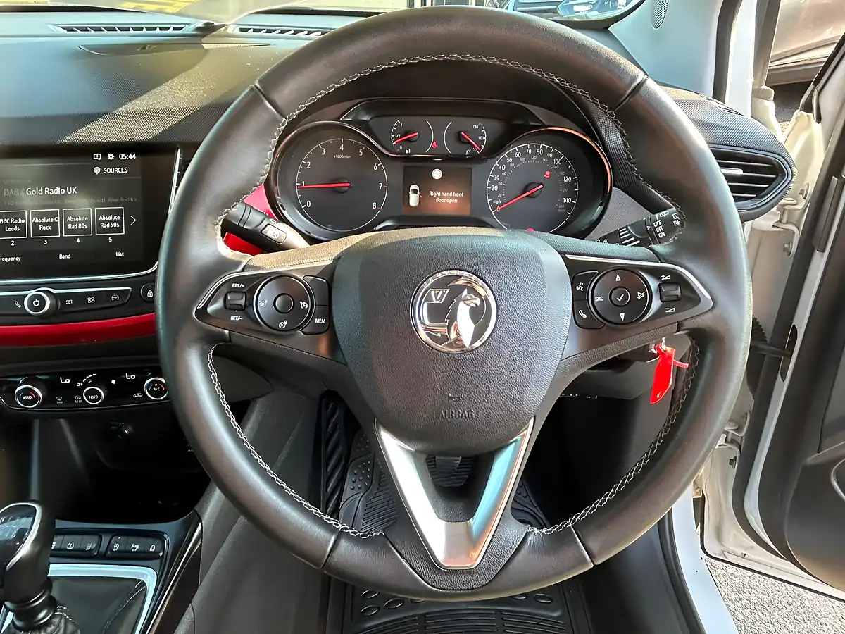 Used 2020 Vauxhall Crossland X Sri Nav White - Interior and Exterior details 13