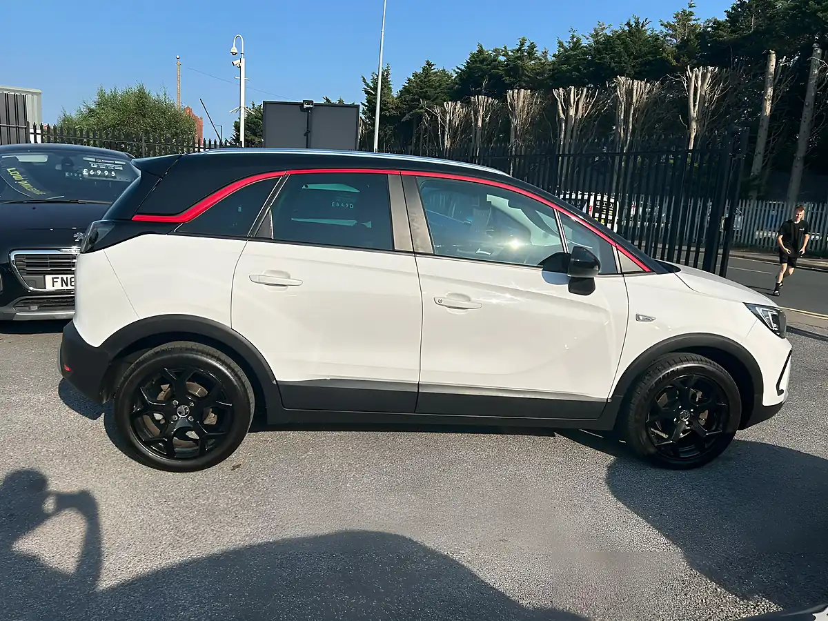 Used 2020 Vauxhall Crossland X Sri Nav White - Interior and Exterior details 5