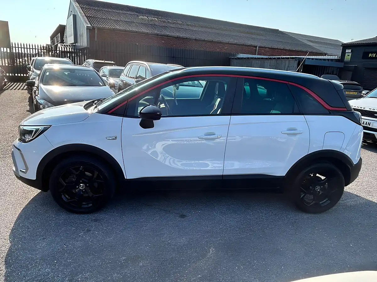 Used 2020 Vauxhall Crossland X Sri Nav White - Interior and Exterior details 8