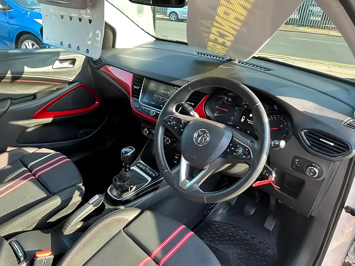 Used 2020 Vauxhall Crossland X Sri Nav White - Interior and Exterior details 9