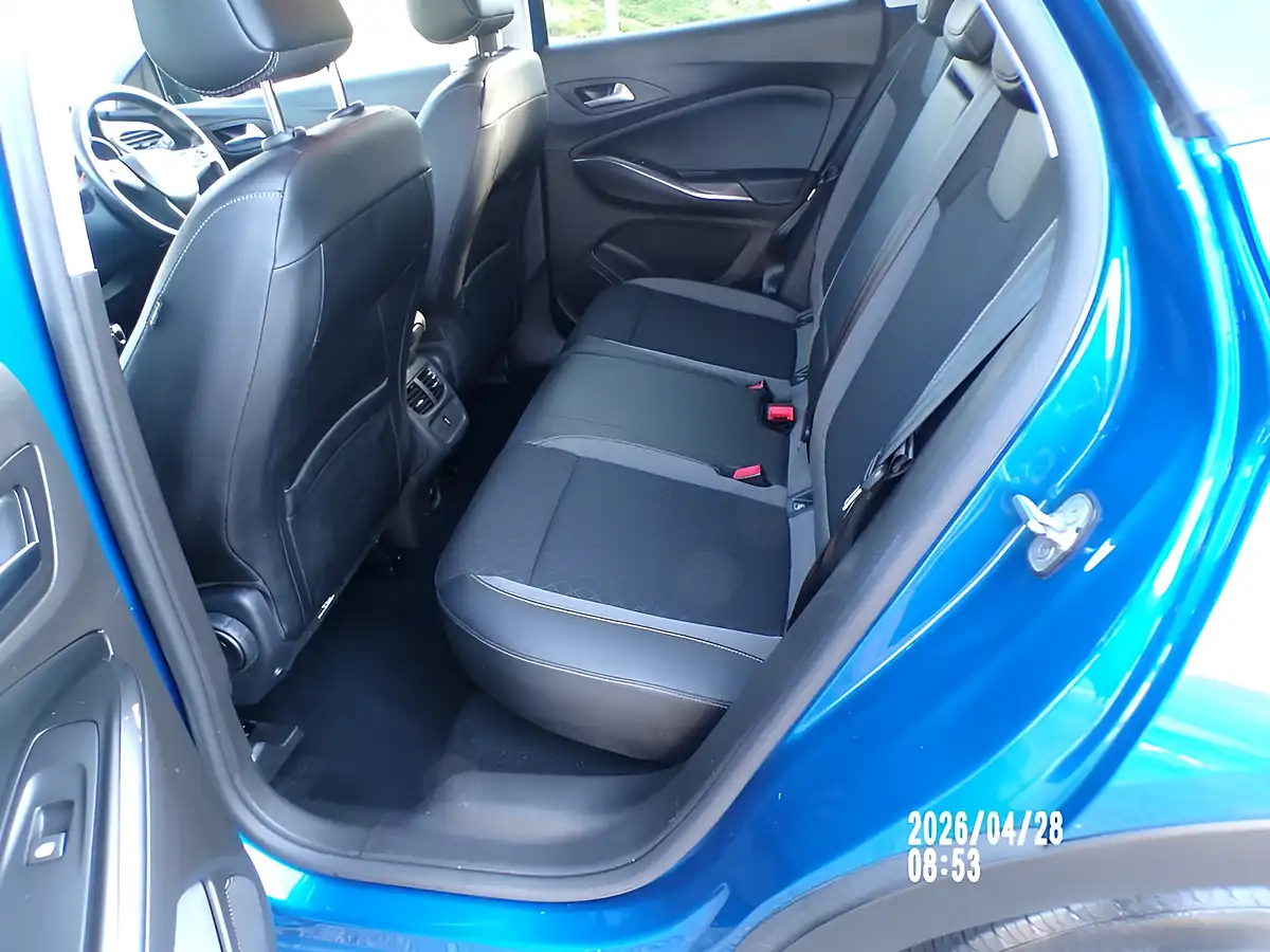 Used 2020 Vauxhall Grandland X Business Edition Blue - Interior and Exterior details 4
