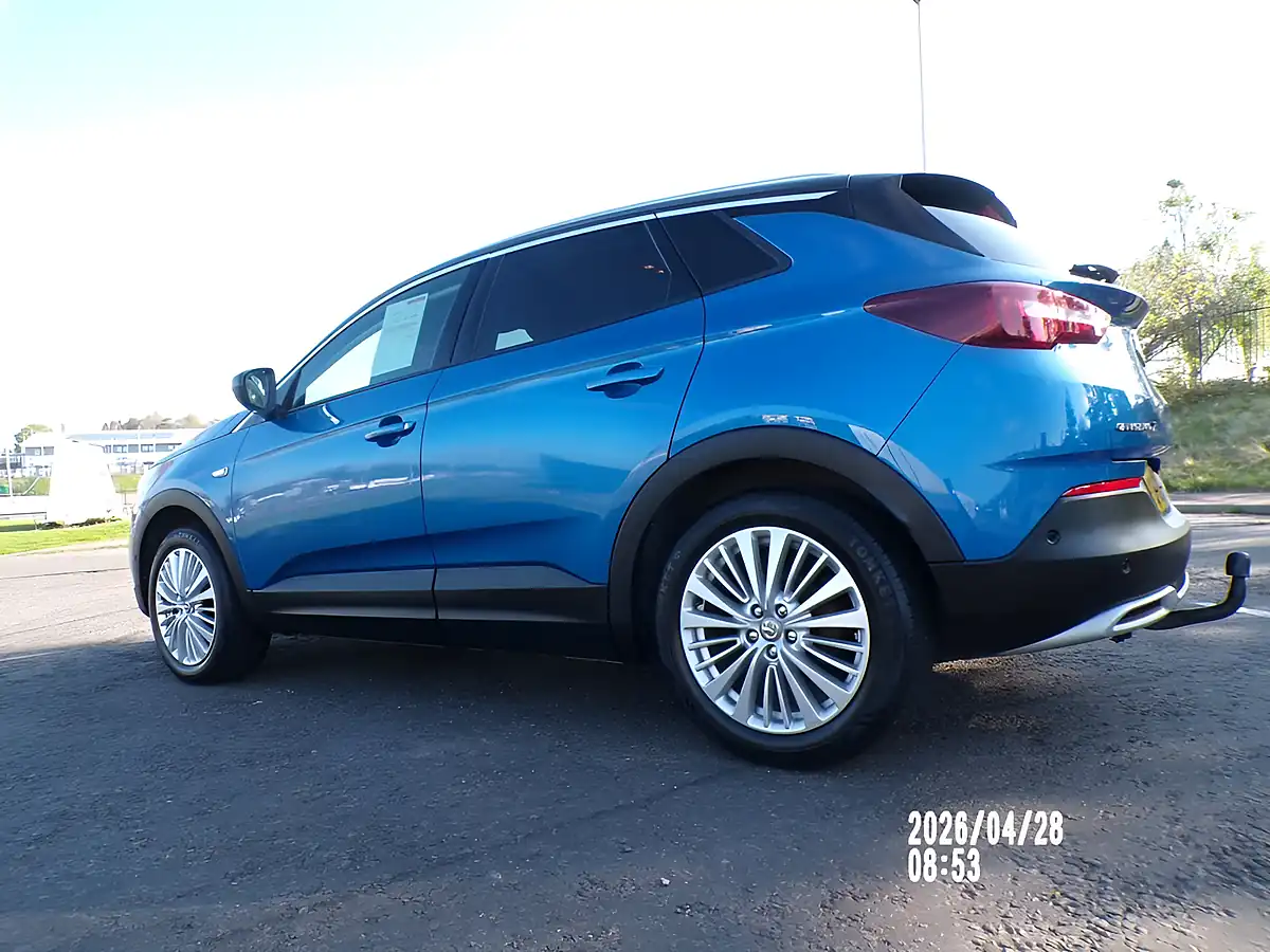 Used 2020 Vauxhall Grandland X Business Edition Blue - Interior and Exterior details 6