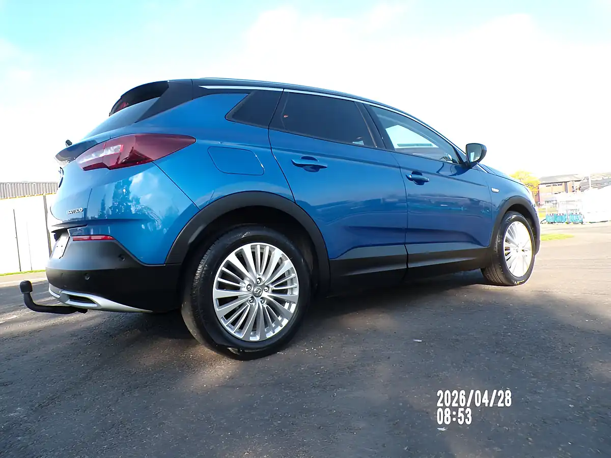 Used 2020 Vauxhall Grandland X Business Edition Blue - Interior and Exterior details 9