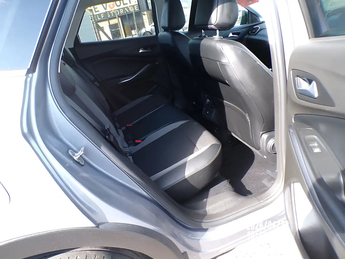 Used 2020 Vauxhall Grandland X Business Edition Grey - Interior and Exterior details 16