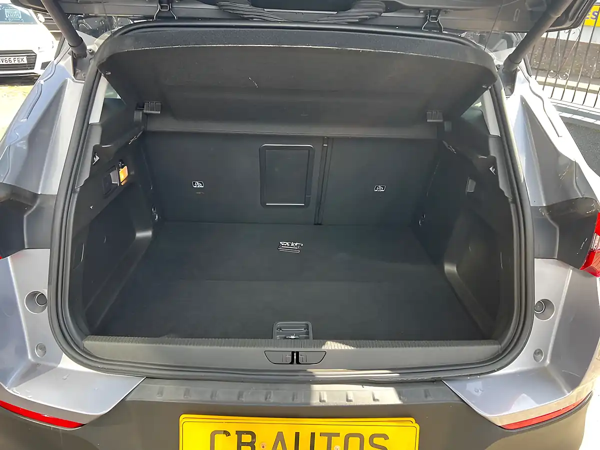 Used 2020 Vauxhall Grandland X Business Edition Nav Premium Grey - Interior and Exterior details 13