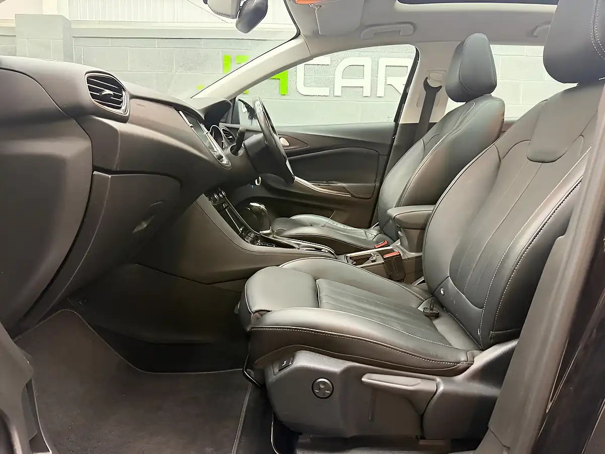 Used 2020 Vauxhall Grandland X Elite Nav Black - Interior and Exterior details 9