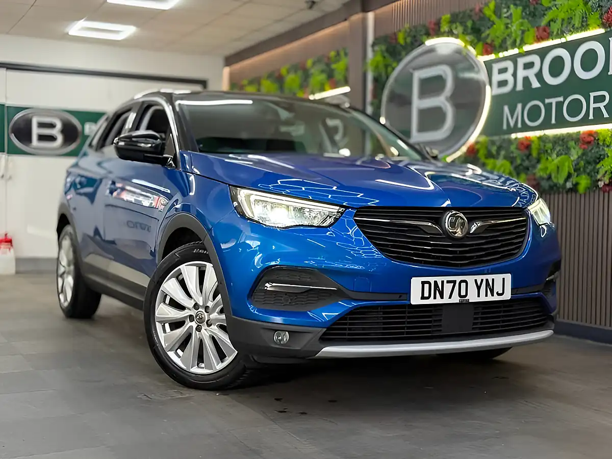 Used 2020 Vauxhall Grandland X Elite Nav Blue - Front View