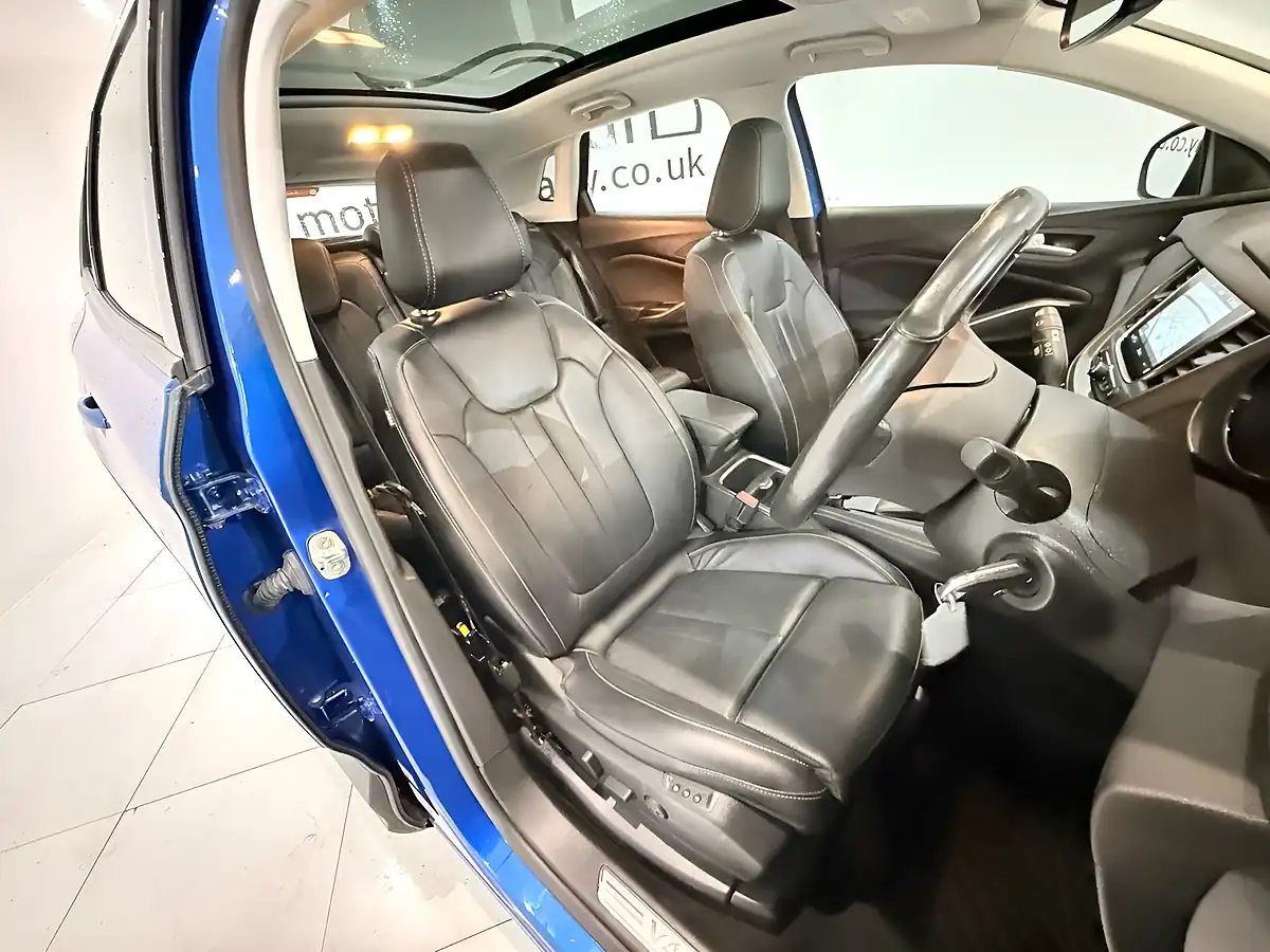 Used 2020 Vauxhall Grandland X Elite Nav Blue - Interior and Exterior details 15