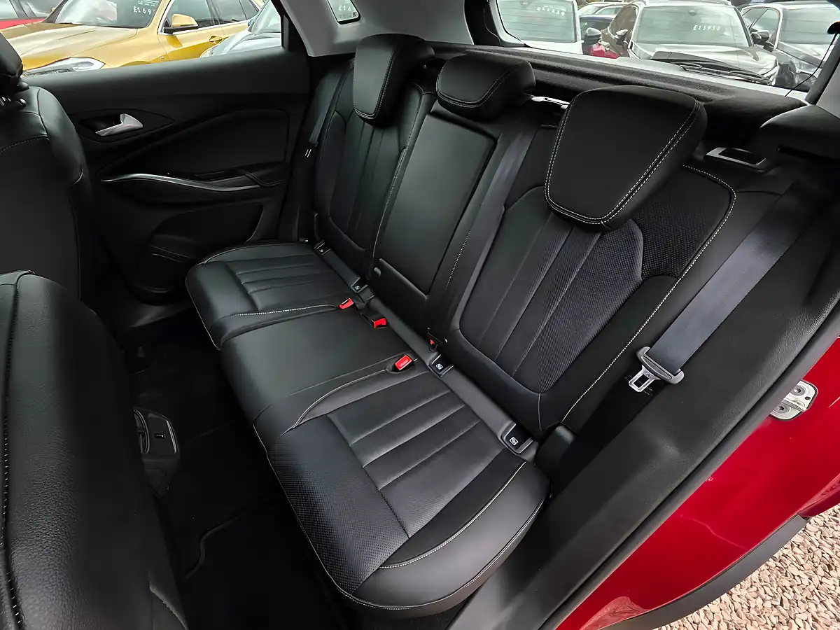 Used 2020 Vauxhall Grandland X Elite Nav Dark Ruby Red Metallic - Interior and Exterior details 12