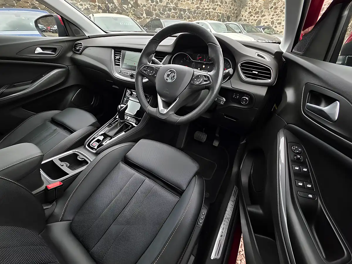 Used 2020 Vauxhall Grandland X Elite Nav Dark Ruby Red Metallic - Interior and Exterior details 8