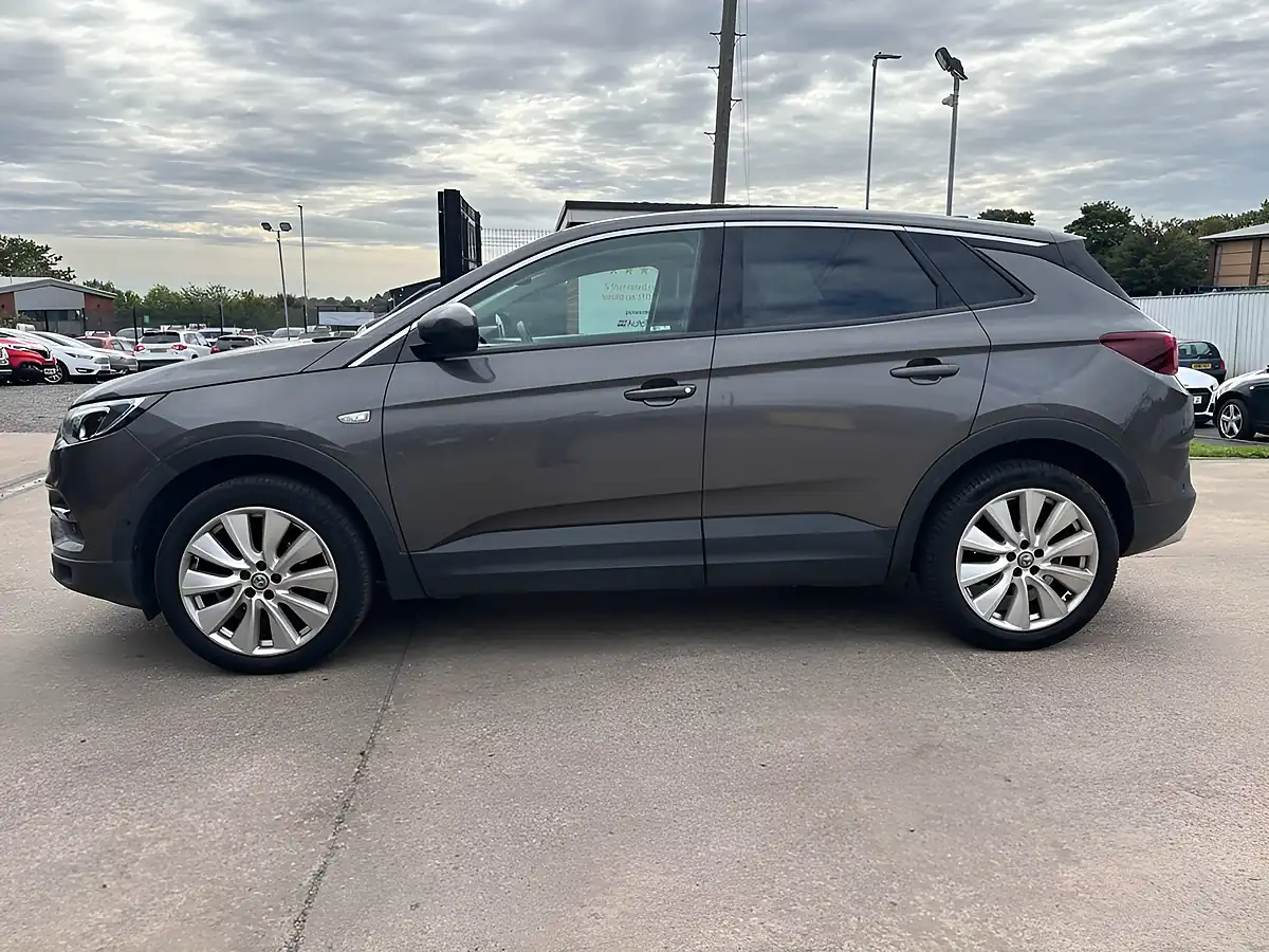 Used 2020 Vauxhall Grandland X Elite Nav Grey - Interior and Exterior details 4