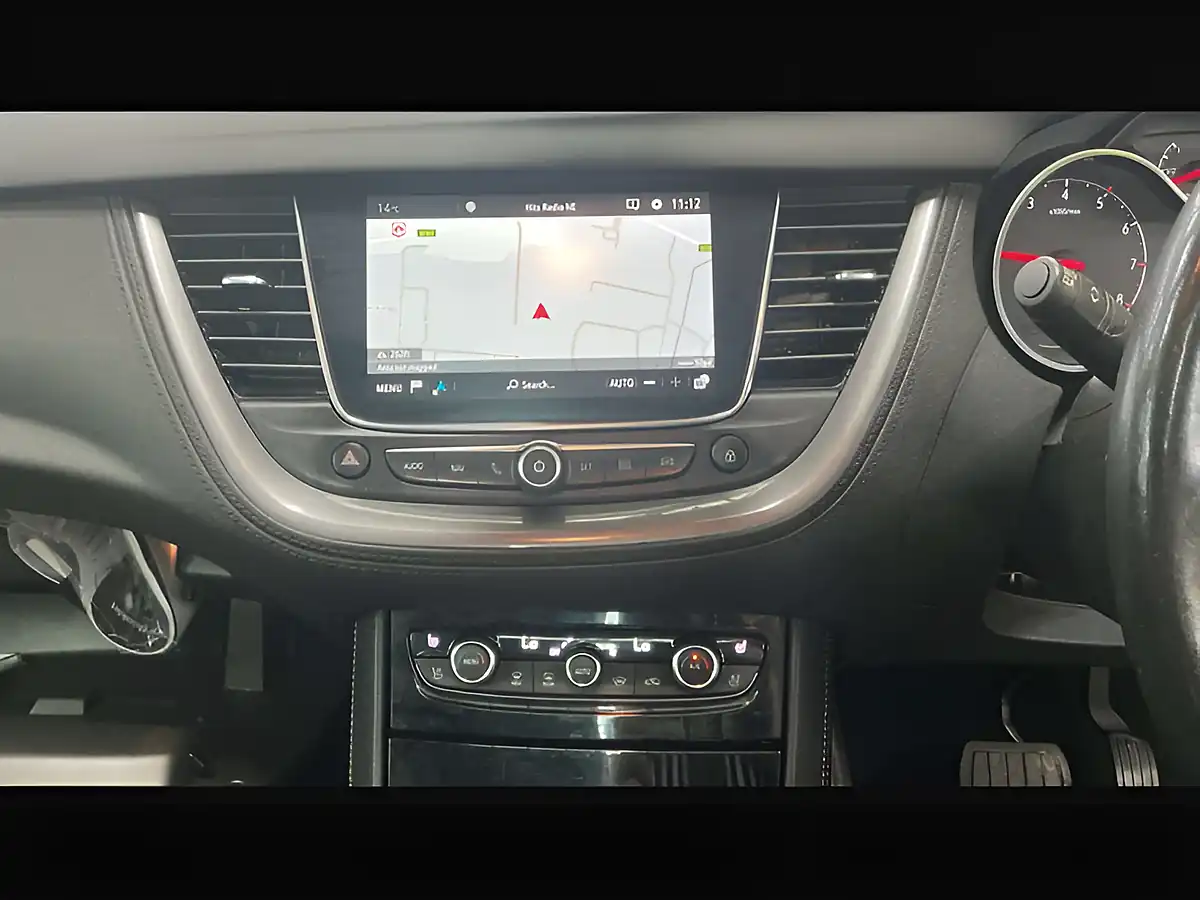 Used 2020 Vauxhall Grandland X Elite Nav Pearl White - Interior and Exterior details 12