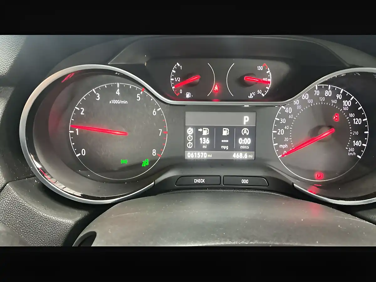 Used 2020 Vauxhall Grandland X Elite Nav Pearl White - Interior and Exterior details 13