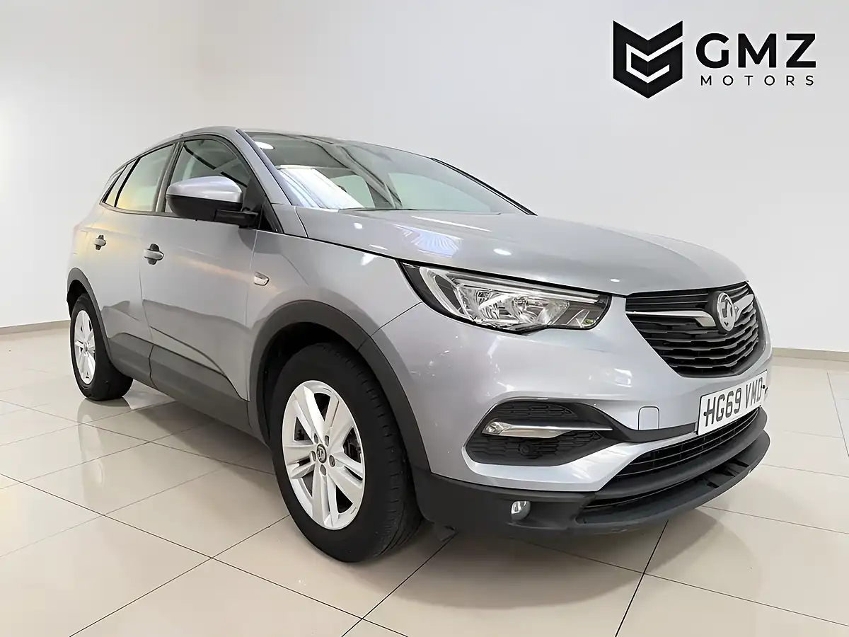 Used 2020 Vauxhall Grandland X Se Grey - Front View