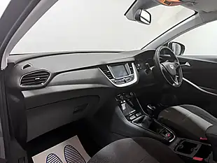 Used 2020 Vauxhall Grandland X Se Grey - Interior and Exterior details 13