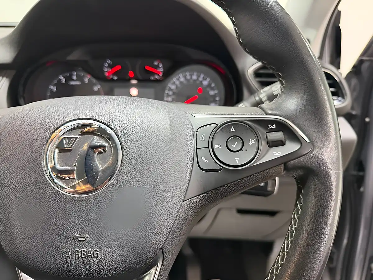 Used 2020 Vauxhall Grandland X Se Grey - Interior and Exterior details 17
