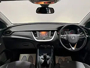 Used 2020 Vauxhall Grandland X Se Grey - Interior and Exterior details 4