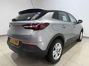 Used 2020 Vauxhall Grandland X Se Grey - Interior and Exterior details 8