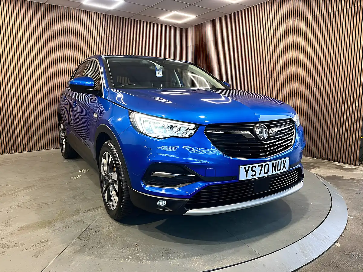 Used 2020 Vauxhall Grandland X Se Premium Blue - Front View